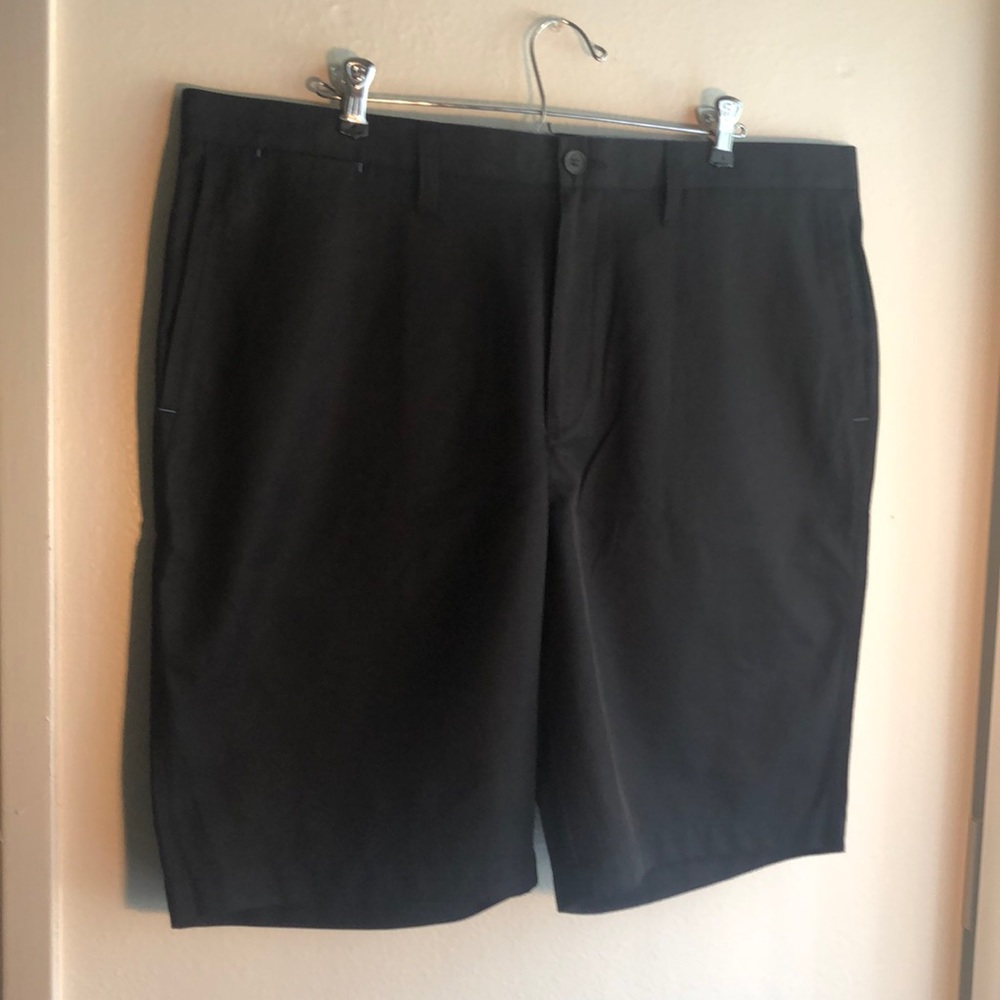 NWT Seapointe athletic/casual shorts black 40